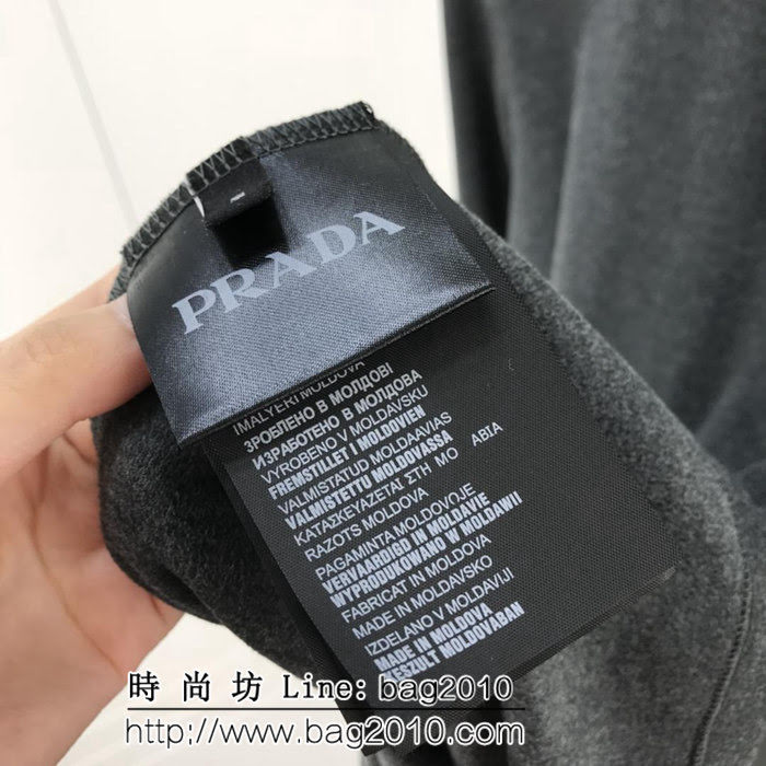 PRADA普拉達 經典款 半高領 澳絨 秋冬百搭 深灰色 男款打底衫 ydi1859